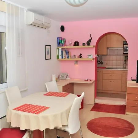 Mili - With Sea View Apartment